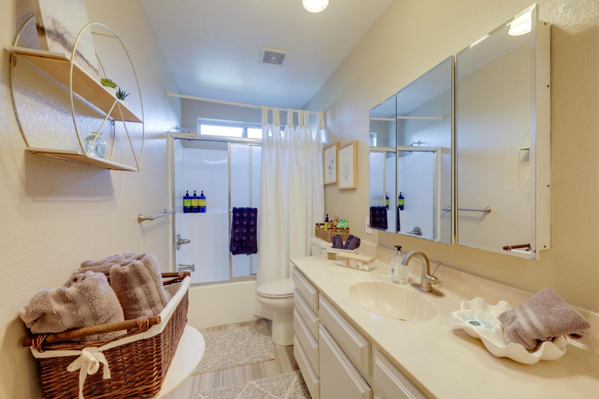 Chic Peaceful Retreat 16 Mi To Beaches And Wineries! ซานตาพอลลา ภายนอก รูปภาพ